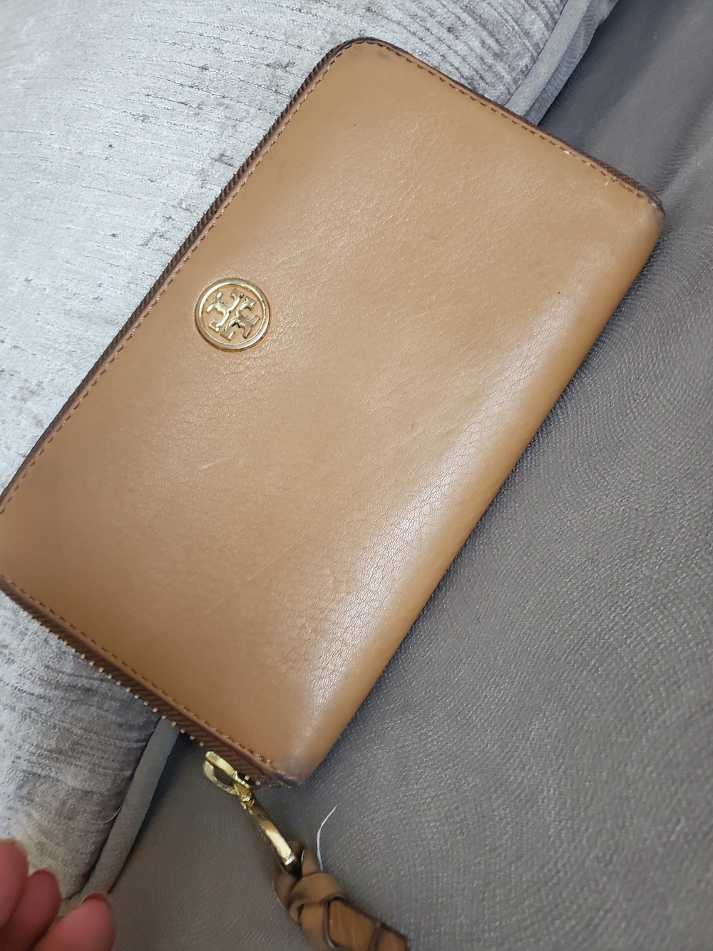 Tory Burch Soft Tan Leather Sround Zip Wallet Womens Continental